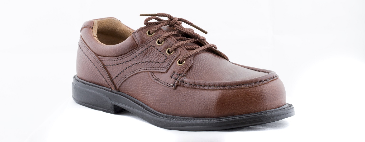 حذاء برباط بني غامق مع اربع فتحات موديل 79484