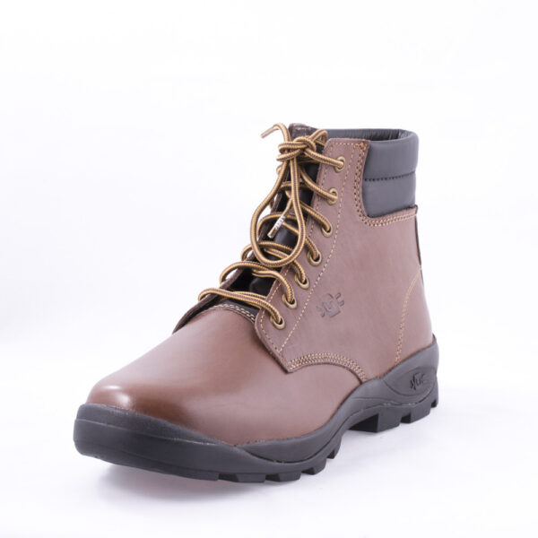 حذاء 7 رباط بصدر مطاطي عريض من الجهتين موديل 88679